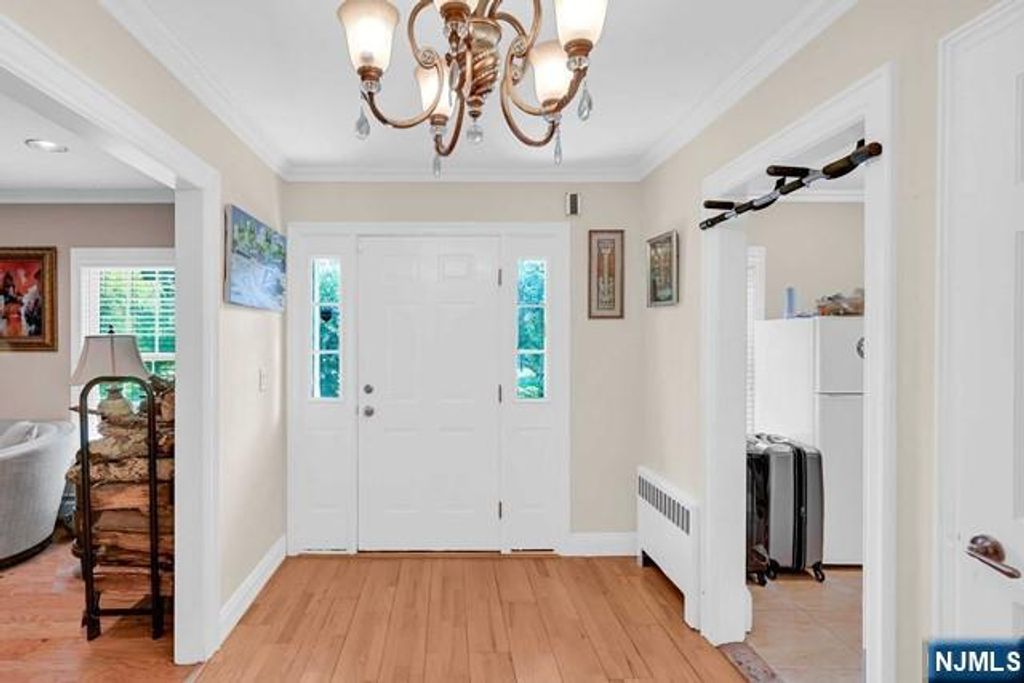 Photo of 100 Lake Street, Upper Saddle River, NJ 07458 (MLS # 25041916)