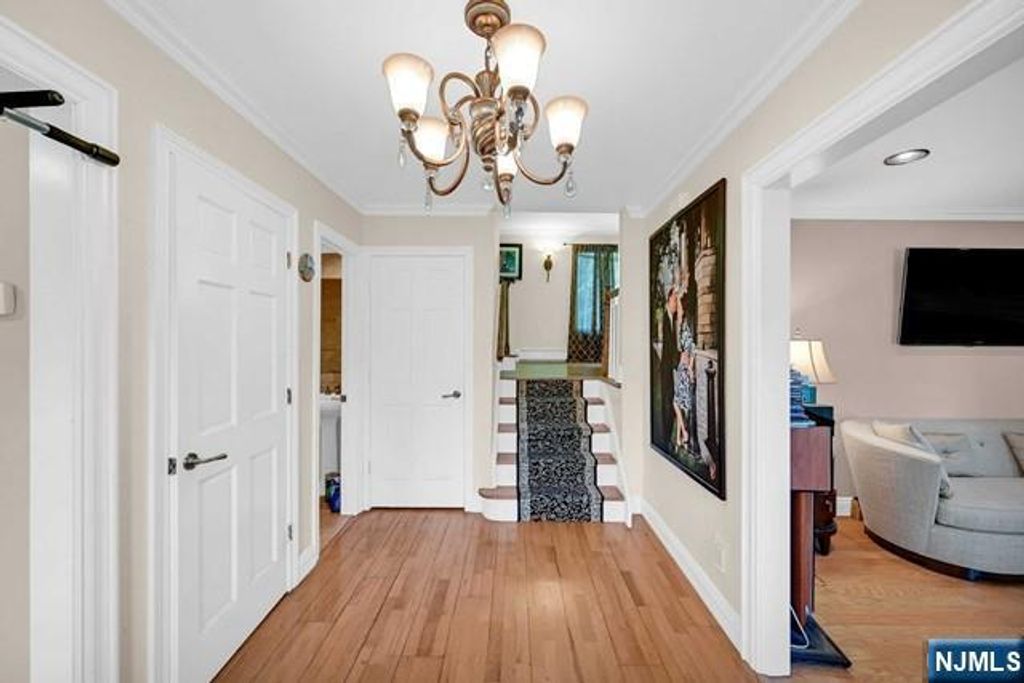 Photo of 100 Lake Street, Upper Saddle River, NJ 07458 (MLS # 25041916)