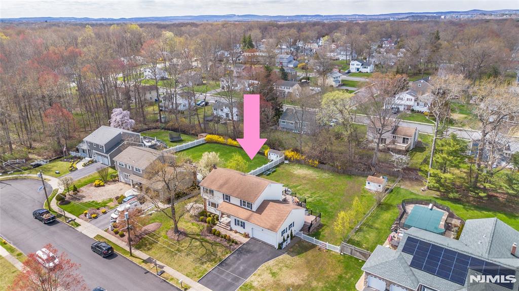 Property for Sale at 15 Aldrin Drive, West Caldwell, New Jersey - Bedrooms: 5 
Bathrooms: 3 
Rooms: 13  - $899,900