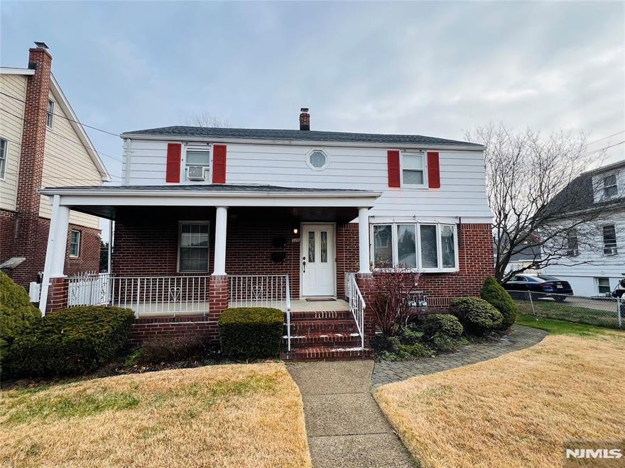 Well maintained first floor unit featuring eat in kitchen, nice size living room, 2 bedrooms and 1 full bathroom. Also includes a private driveway, yard and beautiful screened in porch. Utilities are included. Quiet location, close to shops, house of worship, NYC transportation and so much more!!