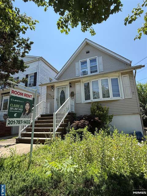 Photo of 526 Fern AVE, Lyndhurst, NJ 07071 (MLS # 26027927)