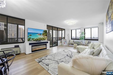 Photo of 200 Winston Dr #1008, Cliffside Park, NJ 07010 (MLS # 26000759)