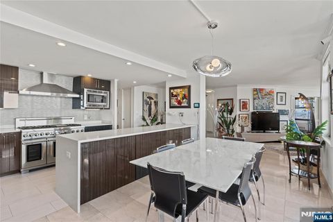 7004 Boulevard East Unit 44B, Guttenberg, NJ 07093 - MLS#: 25005126