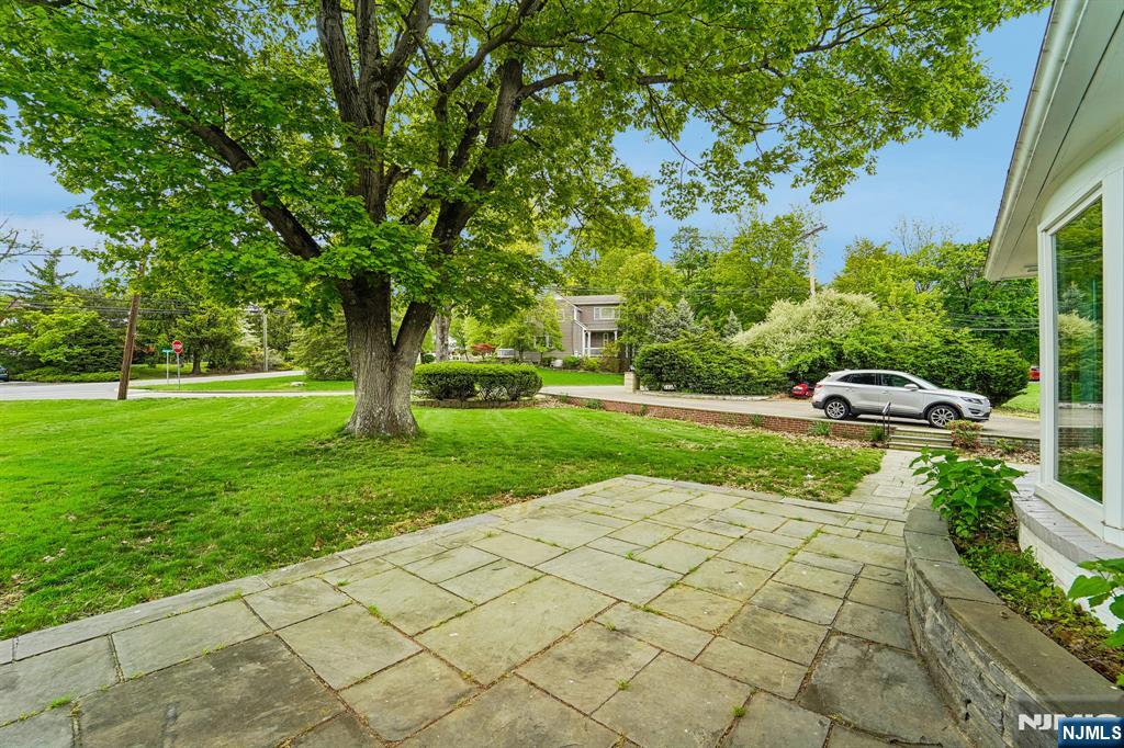 6 Saw Mill Road