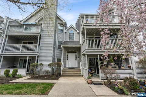 Photo of 8 Quartz Lane, Paterson, NJ 07501 (MLS # 26020174)