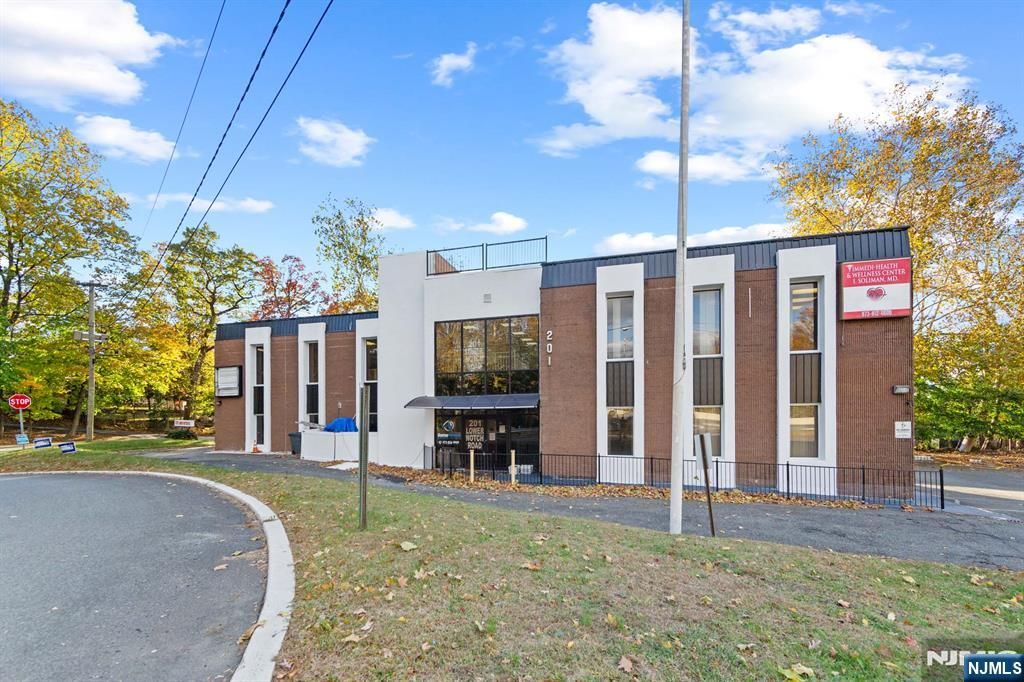 Photo of 201 Lower Notch Road, Little Falls, NJ 07424 (MLS # 25039624)