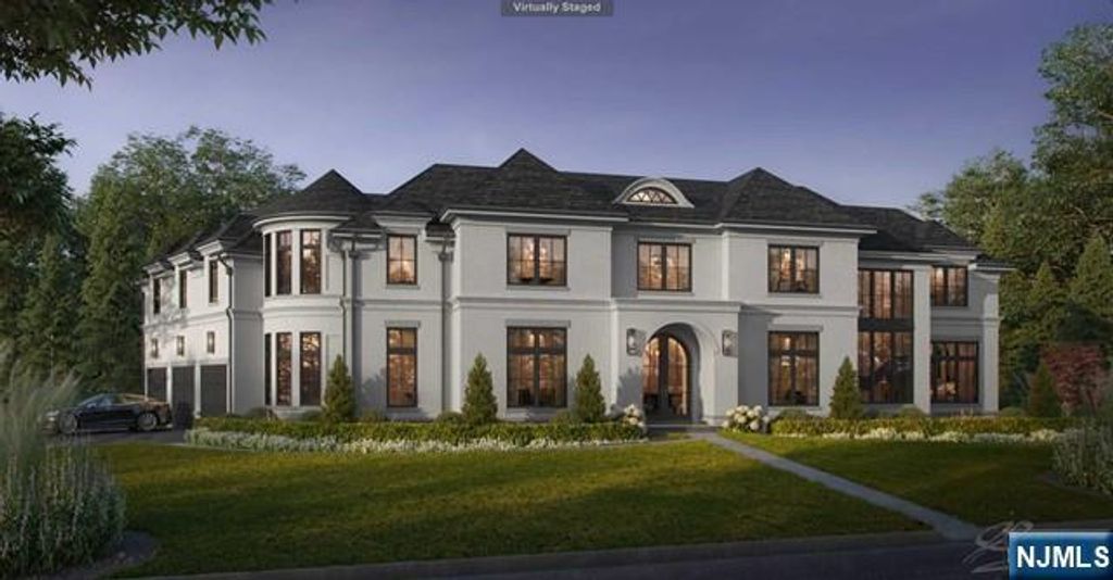 Photo of 645 Summit Street, Englewood Cliffs, NJ 07632 (MLS # 25022998)
