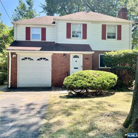 Photo of 961 Phelps Rd, Teaneck, NJ 07666 (MLS # 25029268) Photo of 961 Phelps Rd, Teaneck, NJ 07666 (MLS # 25029268)