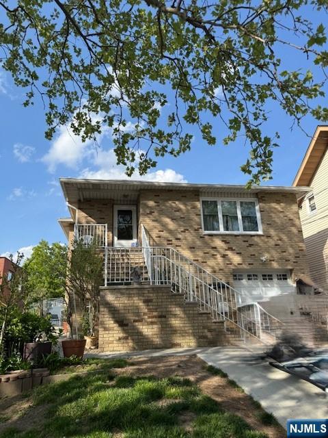 Rental Property at 505 Sunset Ter, Ridgefield, New Jersey - Bedrooms: 2 
Bathrooms: 1 
Rooms: 5  - $2,550 MO.