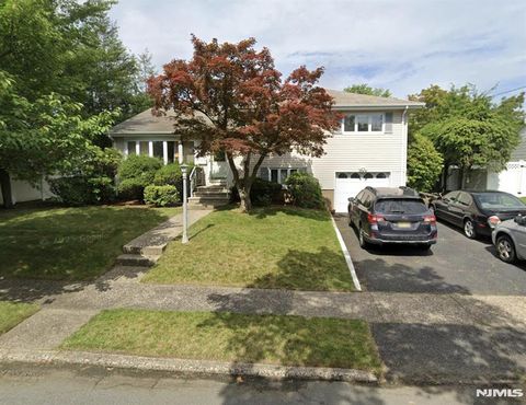 Photo of 50 Harding Avenue, Dumont, NJ 07628 (MLS # 26020661)