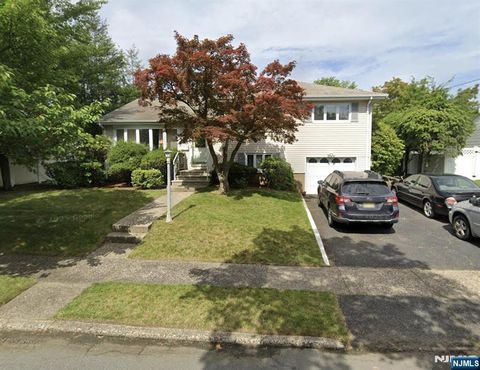 Photo of 50 Harding Avenue, Dumont, NJ 07628 (MLS # 26020661)