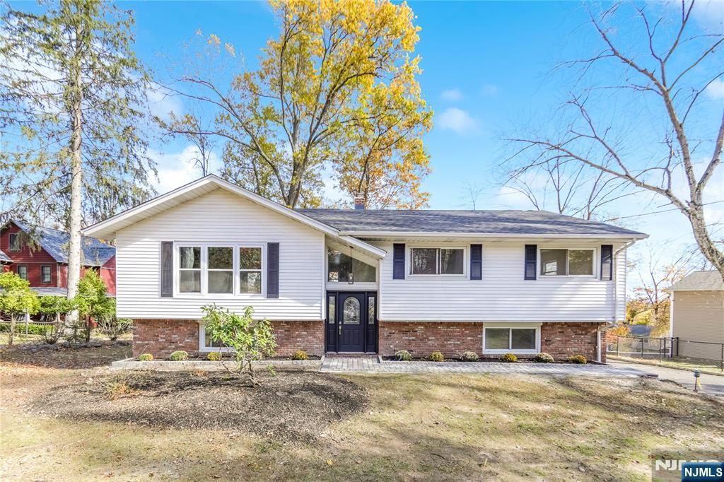 Photo of 70 Kinderkamack Road, Woodcliff Lake, NJ 07677 (MLS # 25039542)