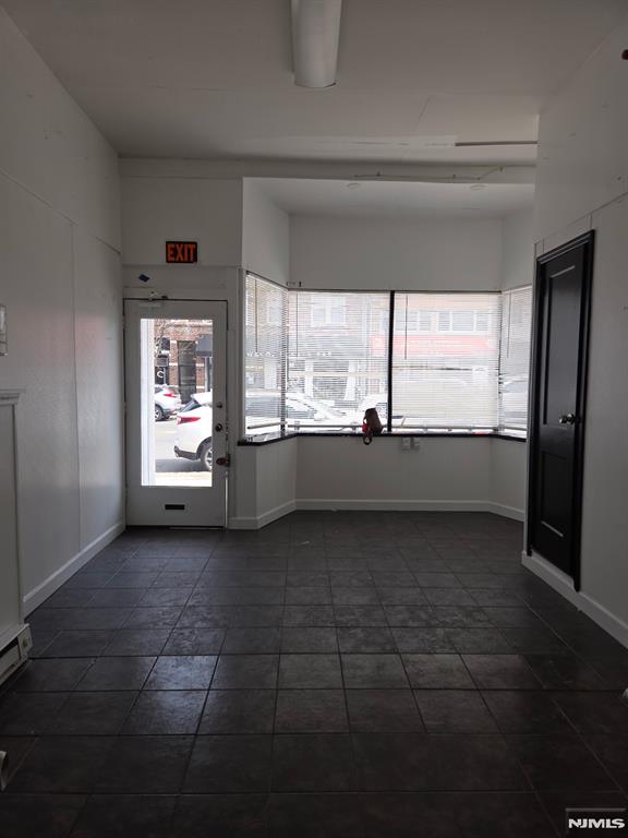 29 Ridge Road Retail / Front