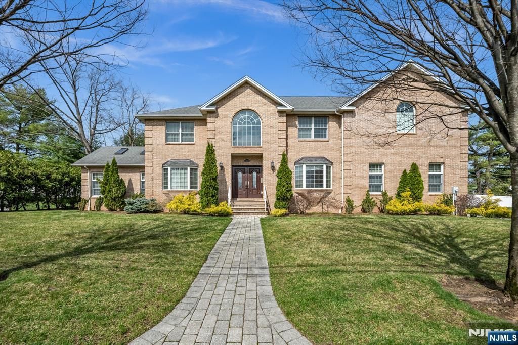 Photo of 683 Victoria Avenue, Paramus, NJ 07652 (MLS # 26008272)