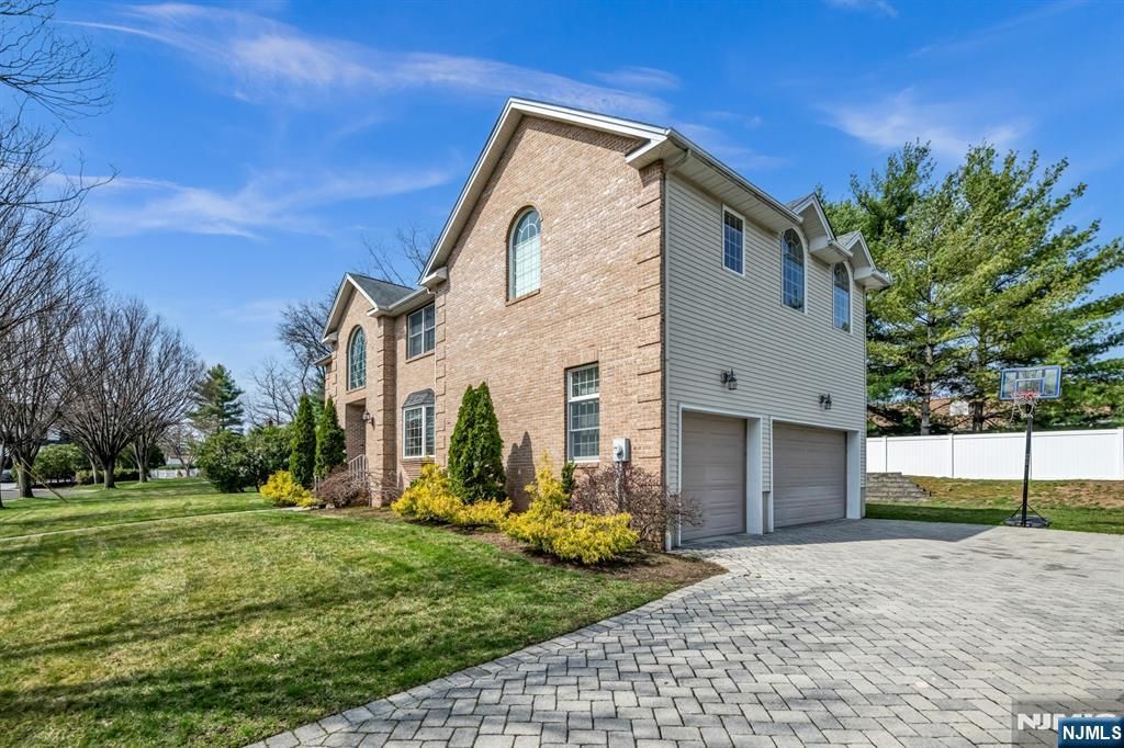 Photo of 683 Victoria Avenue, Paramus, NJ 07652 (MLS # 26008272)