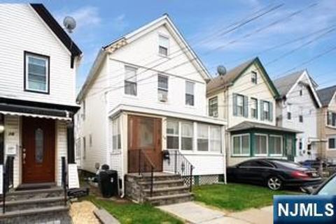 18 Llewellyn Avenue West Orange NJ 07052