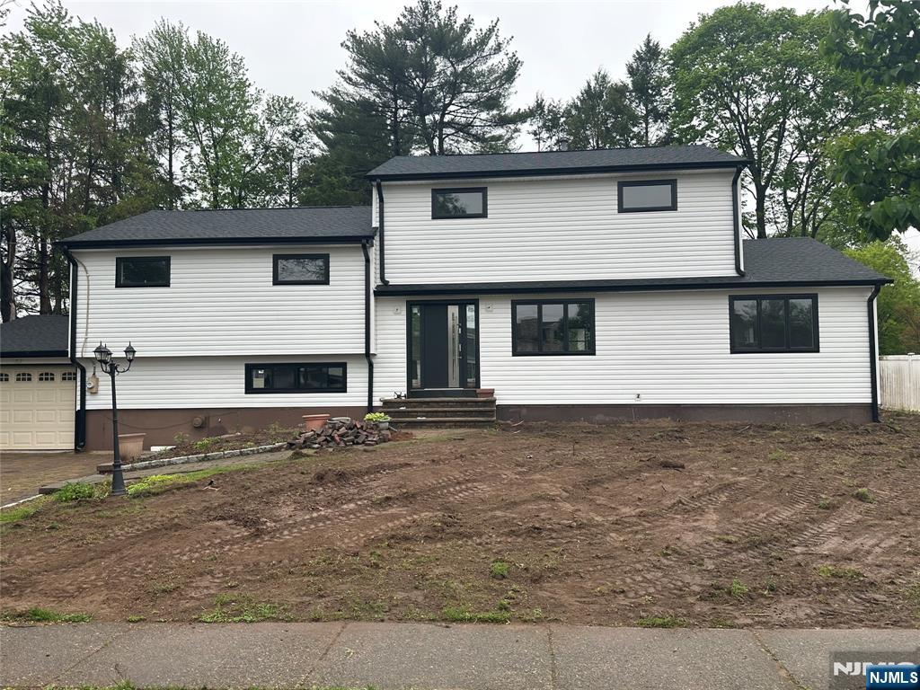 Property for Sale at 229 Standish Road, Paramus, New Jersey - Bedrooms: 5 
Bathrooms: 3.5 
Rooms: 12  - $1,299,999
