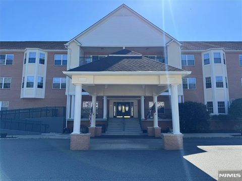 Photo of 401 D Ercole Court #T127, Norwood, NJ 07648 (MLS # 25036018) Photo of 401 D Ercole Court #T127, Norwood, NJ 07648 (MLS # 25036018)