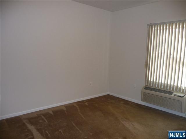 24 S William Street 201