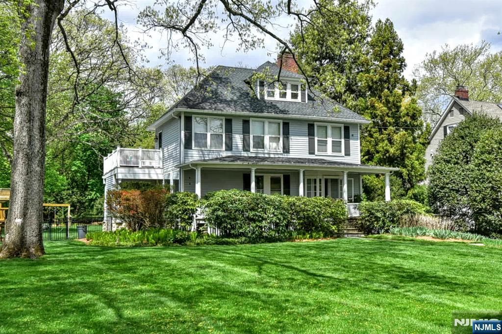 Photo of 208 Lincoln Avenue, Ridgewood Village, NJ 07450 (MLS # 26012525)