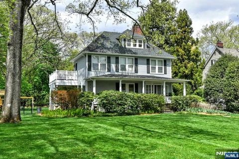 208 Lincoln Avenue Ridgewood NJ 07450