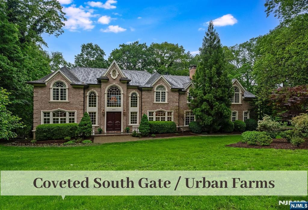 865 Olentangy Road, Franklin Lakes, New Jersey - 6 Bedrooms  
8 Bathrooms  
13 Rooms - 