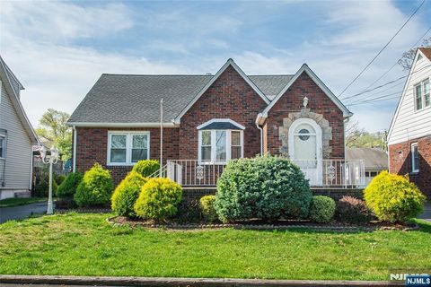 17 Wood Street, Little Falls, NJ 07424 - MLS#: 25013226