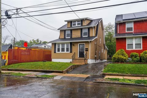 28 Beechwood Place Irvington NJ 07111