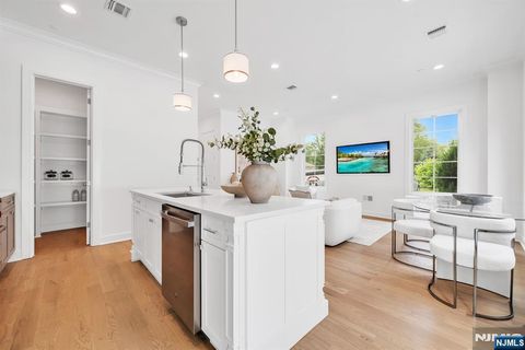 24 Gabriel Court 24 Paramus NJ 07652