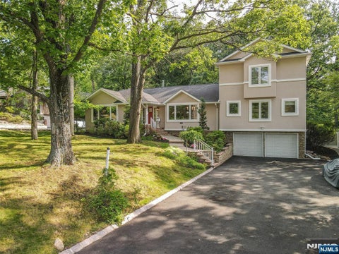 Photo of 240 E Clinton Avenue, Tenafly, NJ 07670 (MLS # 26026533)