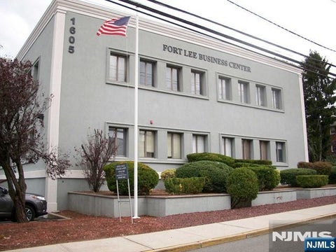 Photo of 1605 John Street #205B, Fort Lee, NJ 07024 (MLS # 26038718)