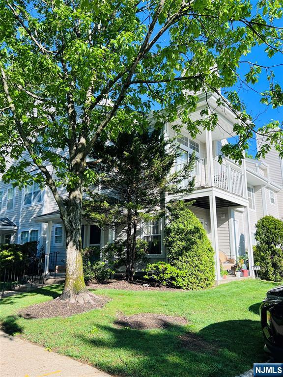 Rental Property at 1211 Richmond, Mahwah, New Jersey - Bedrooms: 1 
Bathrooms: 1 
Rooms: 3  - $2,400 MO.