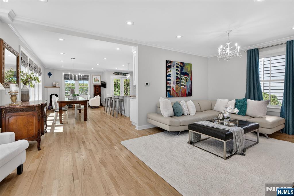 89 Myrtle Avenue