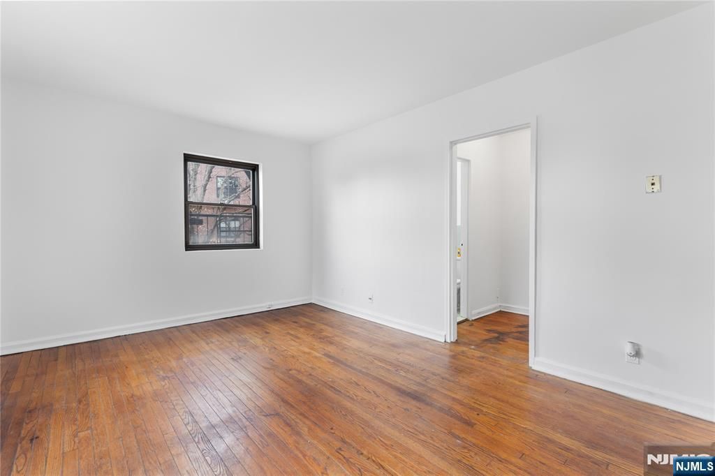 Photo of 3021 Edwin Ave #3J, Fort Lee, NJ 07024 (MLS # 25039552)