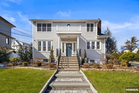 29 Edgewater Road Cliffside Park NJ 07010