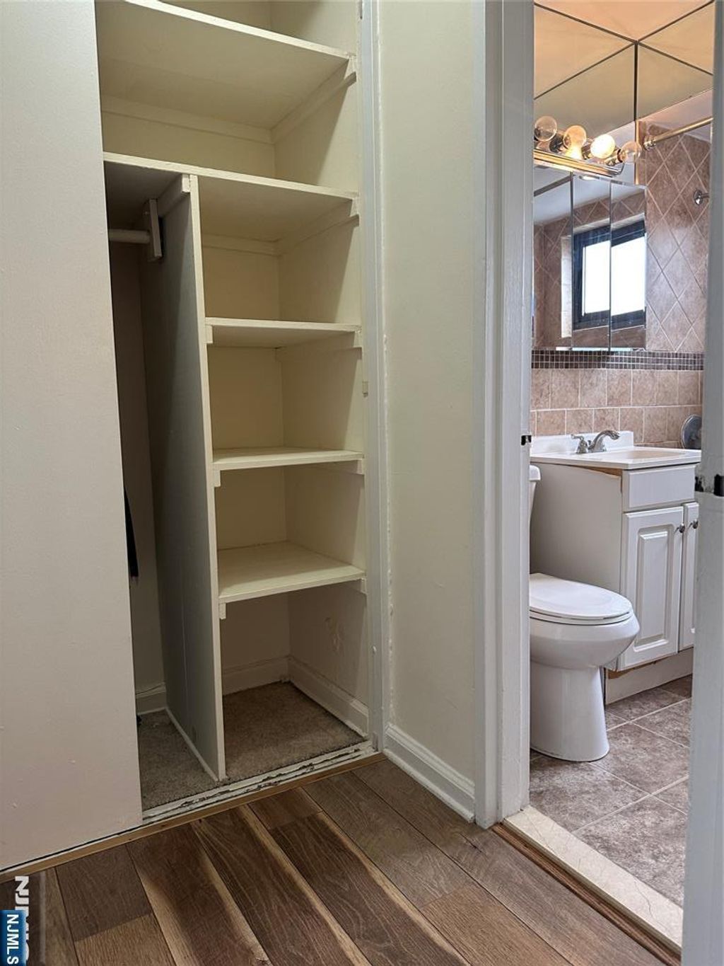 Photo of 3031 Edwin Avenue #5D, Fort Lee, NJ 07024 (MLS # 25034110)