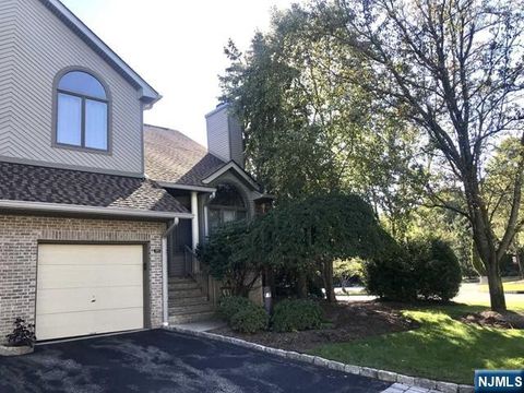 Photo of 201 Beech Ct, Norwood, NJ 07648 (MLS # 25041802)