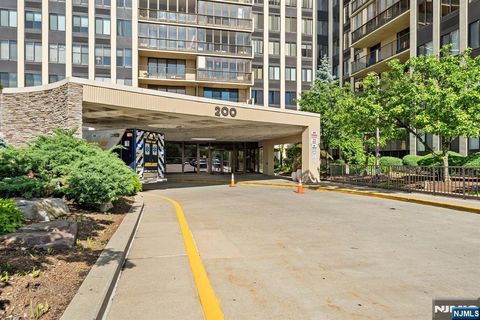 Photo of 200 Winston Drive #2017, Cliffside Park, NJ 07010 (MLS # 26013834)