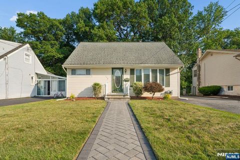 Photo of 170 Colonial Avenue, Saddle Brook, NJ 07663 (MLS # 26024419)