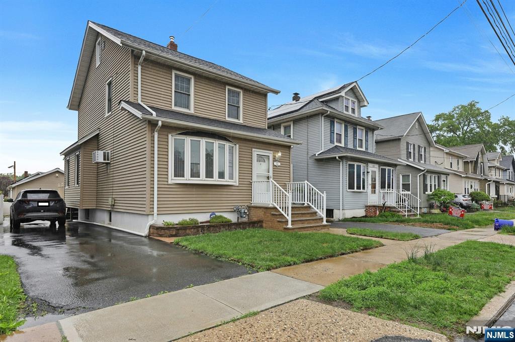 Property for Sale at 424 Rutherford Avenue, Lyndhurst, New Jersey - Bedrooms: 3 
Bathrooms: 2 
Rooms: 7  - $525,000