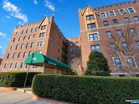 Photo of 755 Anderson AVE #2L, Cliffside Park, NJ 07010 (MLS # 26024232)