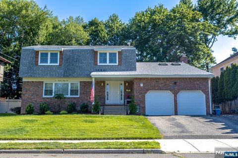 Photo of 234 Palisade Avenue, Emerson, NJ 07630 (MLS # 26014623)