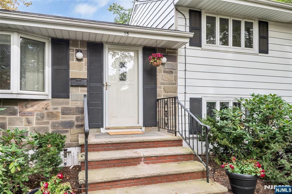 Photo of 15 Linden Road, Ho-Ho-Kus, NJ 07423 (MLS # 25034746)