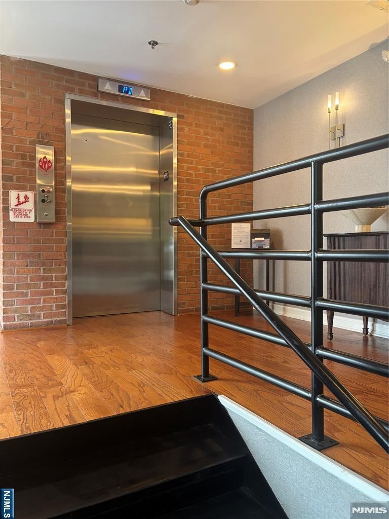 220 Main 202