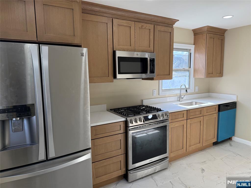 595 Elm Avenue