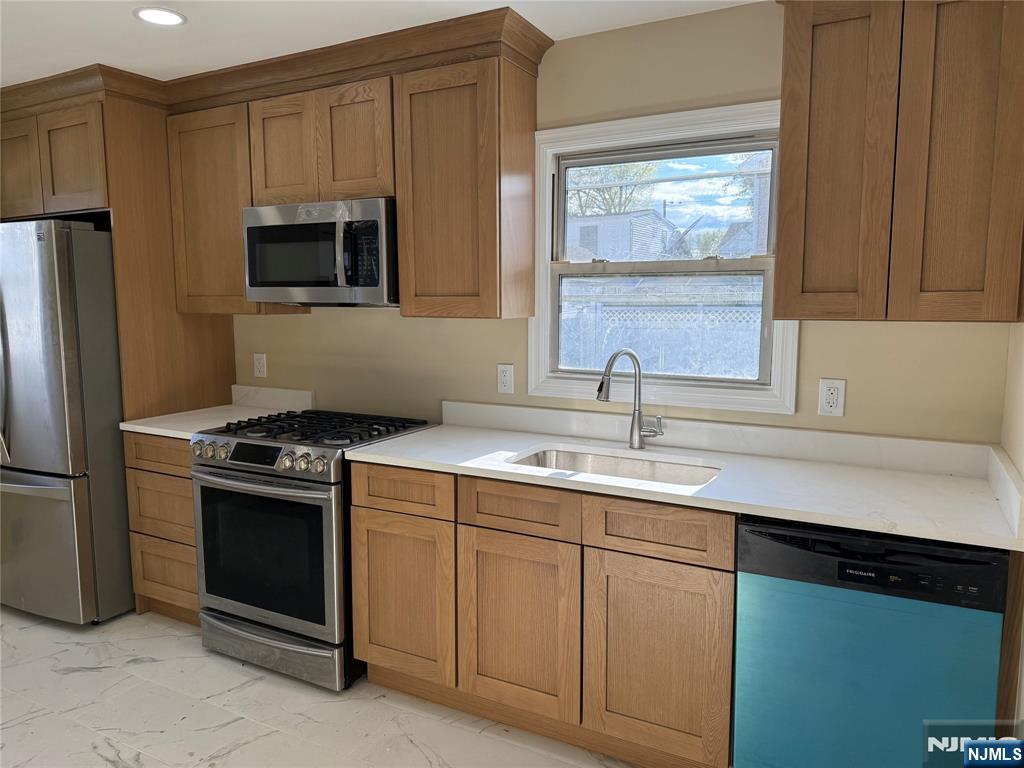 595 Elm Avenue