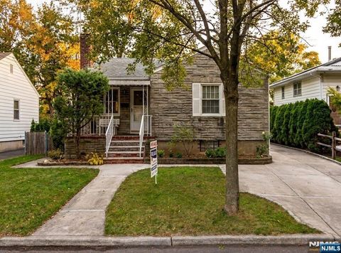 Photo of 431 Terhune Avenue, Paramus, NJ 07652 (MLS # 26013172)