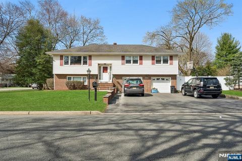 Photo of 201 Rockland Avenue, River Vale, NJ 07675 (MLS # 26019182)