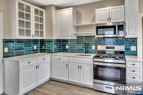 Photo of 216 Phillips Ave #1FL, South Hackensack, NJ 07606 (MLS # 26040597)