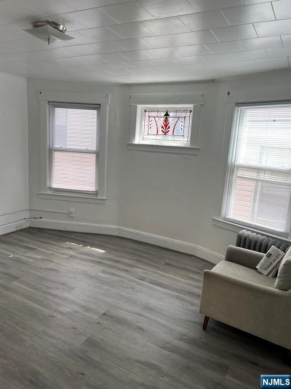Rental Property at 289 Lakeview Ave, Clifton, New Jersey - Bedrooms: 3 
Bathrooms: 1 
Rooms: 5  - $2,500 MO.